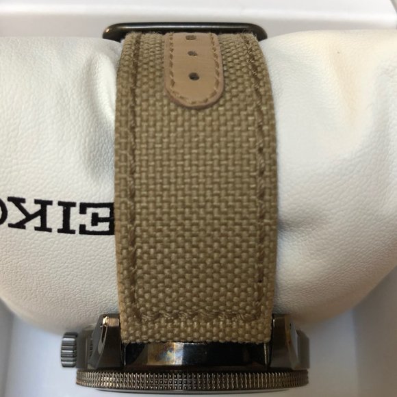 Unworn Sport Seiko Solar with Nylon Strap SNE331 - Picture 6 of 11